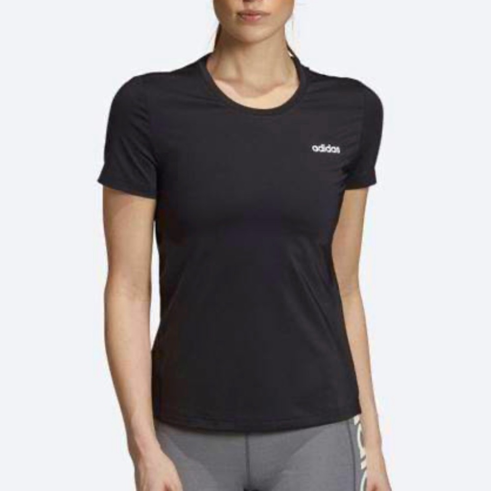 adidas “designed 2 move” short sleeve mesh panel athletic top